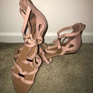 Beach sandals pink brand new size 8